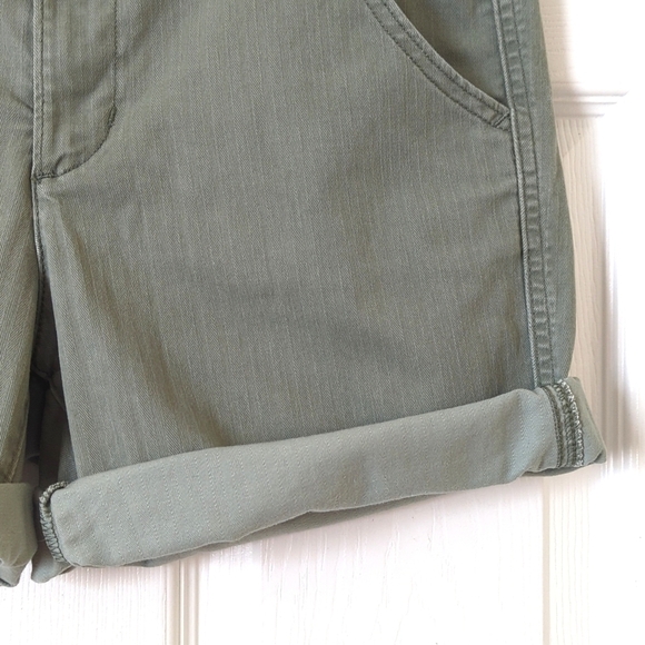 Levi's Classic Herringbone Twill Mid Rise Slim Fit Bermuda Shorts Sage Green 27 - Picture 10 of 13
